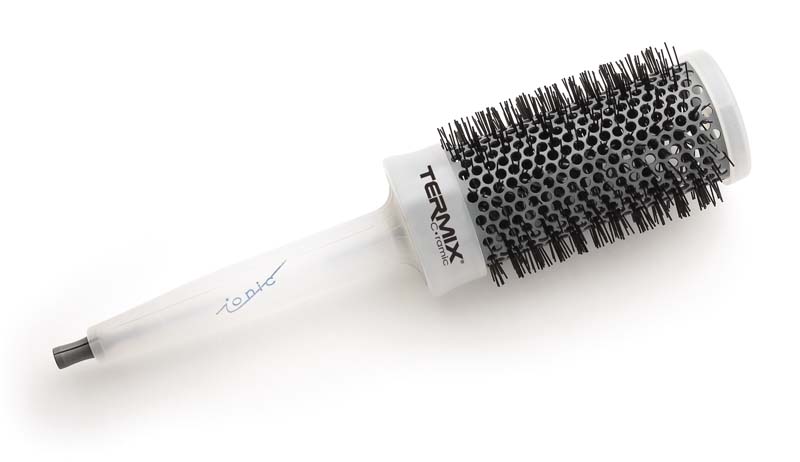 Descubre los 7 beneficios de los cepillos de cermica para el cabello